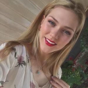 Meet your Posher, Madelin